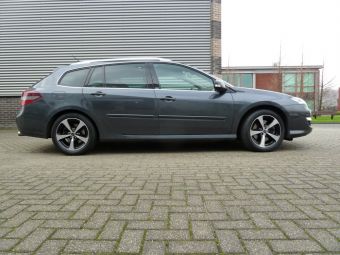 Renault Laguna III met Borbet CC zwart gepolijst velgen 