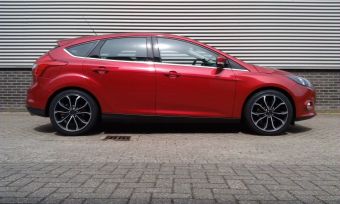 Velgen MAK Xenon IN met banden 235/40/18 