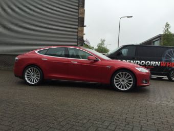 Breedset Tesla S 20 inch Borbet BLX Zilver