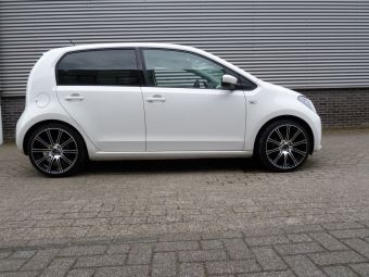 Seat Mii met Borbet CW1 zwart gepolijst 17 inch velgen