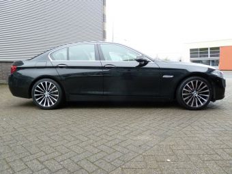 Borbet BLX zwart gepolijst 19 inch onder een BMW 5 serie