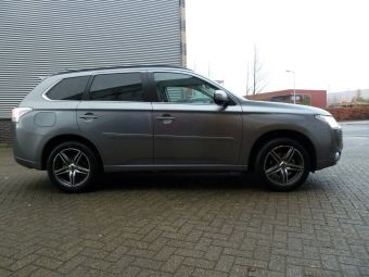 Mitsubishi Outlander met Borbet XRT antraciet gepolijst 18 inch velgen