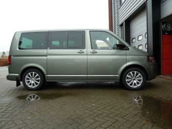 Borbet C2C zilver 17 inch velgen onder een VW Transporter T5