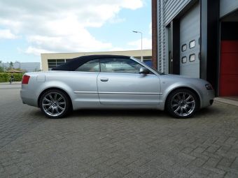 Audi A4 Cabrio met Borbet CW1 zilver 18 inch velgen