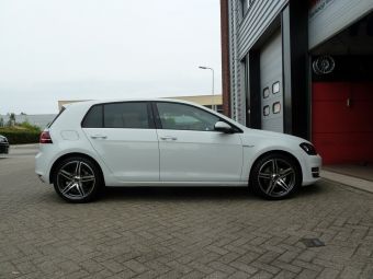 Borbet XRT 18 inch velgen onder een Golf VII