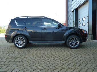 Mitsubishi Outlander met Borbet CW1 zilver 18 inch