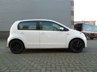 Renault Twingo 2011 met Borbet LV4 14 inch velgen