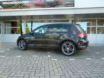 Niu wheels Ingolstadt antaciet gepolijst 18 inch velgen gemonteerd onder een VW Golf 7 