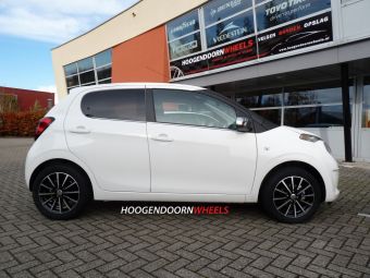 Citroen C1 met Borbet velgen type BL-4 met 4 seizoen banden 195/50/15