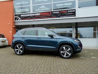 Borbet CC zw/pol + Nokian WR A4 WR A4 235/50VR18 101V XL gemonteerd onder een nieuwe  Seat Ateca