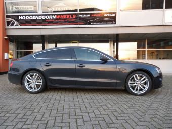 MAK Sarthe Silver velgen gemonteerd in 18 inch onder een Audi A4 met winterbanden