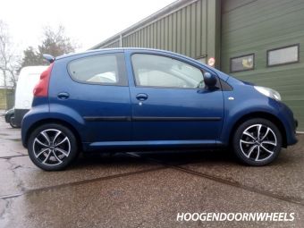 OXXO velgen Telesto MBP gemonteerd onder een Peugeot 107