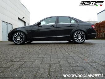 GMP DEDICATED MERCEDES C KLASSE TYPE STELLAR 18 INCH ZWART GEPOLIJST