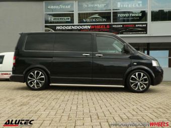 ALUTEC VELGEN W10 ZWART GEPOLIJST GEMONTEERD IN 19 INCH GEMONTEERD ONDER EEN VW T5