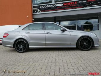 ART FORM VELGEN 302 BREEDSET IN 19 INCH BLACK POLISHED GEMONTEERD ONDER EEN MERCEDES E KLASSE