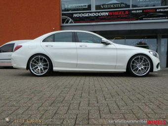 ART FORM VELGEN AF 303 IN HYPER ZILVER EN 20 INCH BREEDSET GEMONTEERD ONDER EEN MERCEDES C KLASSE