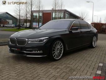 ART FORM AF401 IN HYPER SILVER BREEDSET 9.0 X 21 EN 10.5 X 21 GEMONTEERD ONDER EEN BMW 7 SERIE IL 