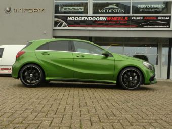 ART FORM VELGEN AF302 IN BLACK IN 19 INCH BREEDSET GEMONTEERD MERCEDES A KLASSE AMG