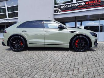 VOSSEN HYBRID FORGED WHEELS 24 INCH BLACK GEMONTEERD ONDER EEN AUDI SQ8 ABT UITVOERING