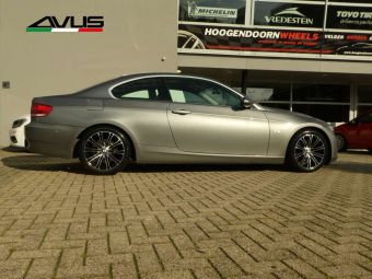 AVUS VELGEN AC-MB01 BLACK POLISHED 17 INCH GEMONTEERD ONDER EEN BMW 3 SERIE 