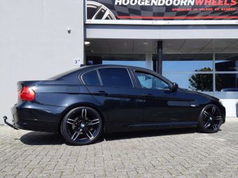 AVUS RACING AC MB3 BLACK POLISHED IN 19 INCH GEMONTEERD ONDER EEN BMW 3 SERIE