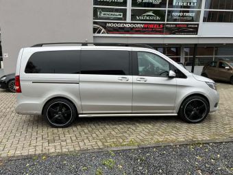 AVUS VELGEN AF10 IN BLACK POLISHED LIP EN 20 INCH GEMONTEERD ONDER EEN MERCEDES VITO 