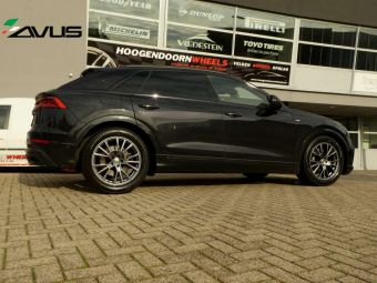 AVUS WHEELS AF18 HIGH PERFORMANCE20 INCH WINTERSET GEMONTEERD ONDER EEN AUDI Q8