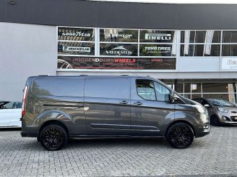 AXE WHEELS EX30 BLACK IN 19 INCH GEMONTEERD ONDER EEN FORD TRANSIT CUSTOM