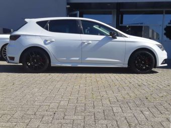 BBS VELGEN XR BLACK IN 18 INCH GEMONTEERD ONDER EEN SEAT LEON 