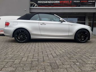 BBS VELGEN SX CB IN 18 INCH CRYSTAL BLACK GEMONTEERD ONDER EEN 1 SERIE CABRIO 