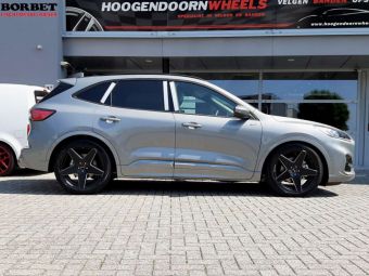 BORBET VELGEN A ZWART GEPOLIJST IN 20 INCH GEMONTEERD ONDER EEN NIEUW MODEL FORD KUGA