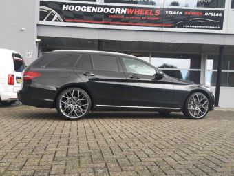 BORBET VELGEN BY TITAN POLISHED IN 20 INCH BREEDSET GEMONTEERD ONDER EEN MERCEDES C KLASSE 