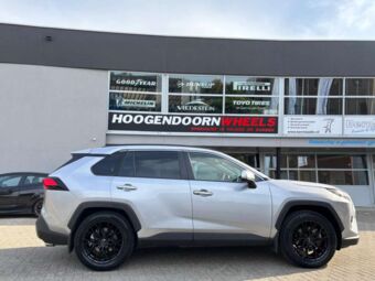 BORBET BY BLACK MATT IN 19 INCH GEMONTEERD ONDER EEN TOYOTA RAV4