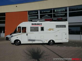 CW VELGEN CWD ANTRACIET GEPOLIJST IN 16 INCH GEMONTEERD ONDER EEN CAMPER 