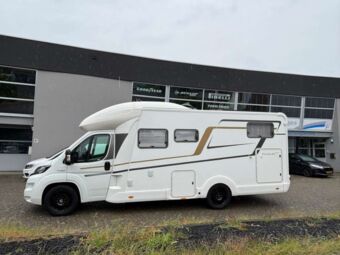 BORBET CW3 BLACK IN 18 INCH GEMONTEERD ONDER EEN FIAT DUCATO
