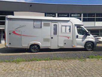 BORBET CW5 BLACK MATT POLISHED IN 16 INCH GEMONTEERD ONDER EEN CAMPER DUCATO