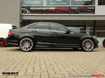 BORBET VELGEN GTX TITAN BREEDSET 19 INCH GEMONTEERD ONDER EEN MERCEDES C KLASSE 