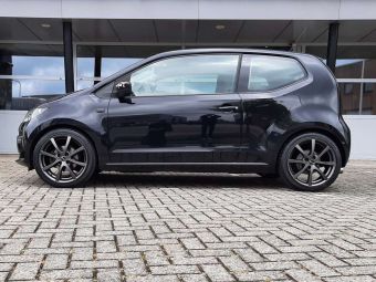 BORBET VELGEN LV4 MISTRAL  ANTHRACITE MATT IN 17 INCH GEMONTEERD ONDER EEN VW UP 