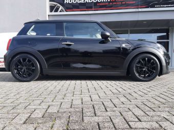 BORBET VELGEN LV5 IN 16 INCH BLACK GEMONTEERD ONDER EEN MINI 