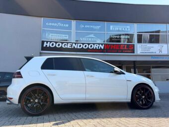 BORBET LX BLACK RED RING IN 19 INCH GEMONTEERD ONDER EEN VOLKSWAGEN GOLF VII