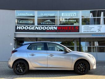 BORBET N BLACK IN 16 INCH GEMONTEERD ONDER EEN OPEL CORSA F