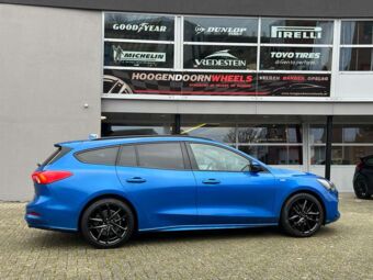 BORBET N BLACK IN 18 INCH GEMONTEERD ONDER EEN FORD FOCUS