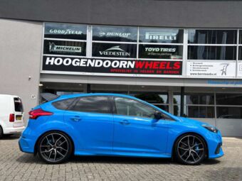 BORBET QX BLACK POLISHED MATT IN 19 INCH GEMONTEERD ONDER EEN FORD FOCUS