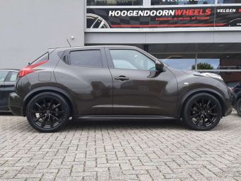 BORBET VELGEN RE BLACK IN 18 INCH GEMONTEERD ONDER EEN NISSAN JUKE 