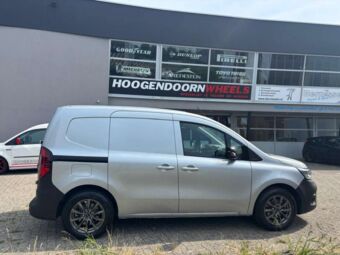 BORBET RE METAL GREY IN 16 INCH GEMONTEERD ONDER EEN RENAULT KANGOO