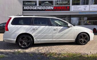 BORBET T10 ANTHRACITE IN 18 INCH GEMONTEERD ONDER EEN VOLVO V70