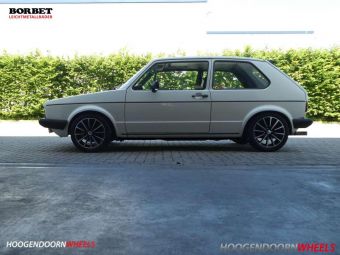 BORBET BL-4 ZWART GEPOLIJST IN 15 INCH ONDER EEN VW GOLF 1 GTI 