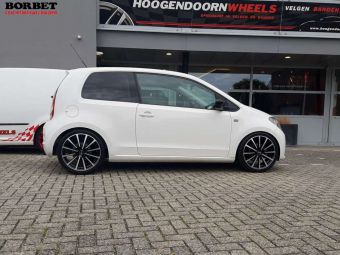 BORBET VELGEN BL4 ZWART GEPOLIJST IN 17 INCH GEMONTEERD ONDER EEN SEAT MII 