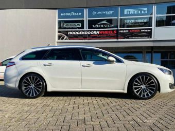 BORBET VELGEN BLX BLACK POLISHED IN 19 INCH GEMONTEERD ONDER EEN PEUGEOT 508