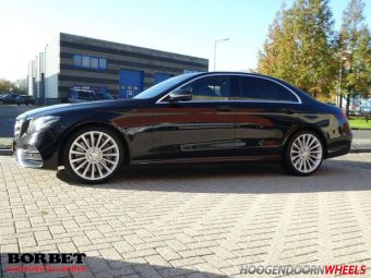 BORBET VELGEN TYPE BLX ZILVER 18 INCH GEMONTEERD INCL TPMS SENSOREN ONDER EEN MERCEDES E-KLASSE